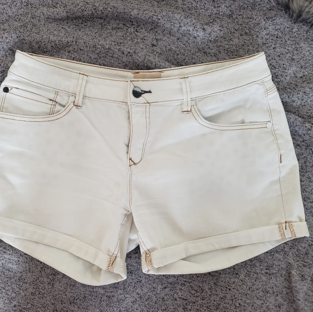 Pacsun Roxy white/Light Wash Cotton Shorts Sz 7/28
